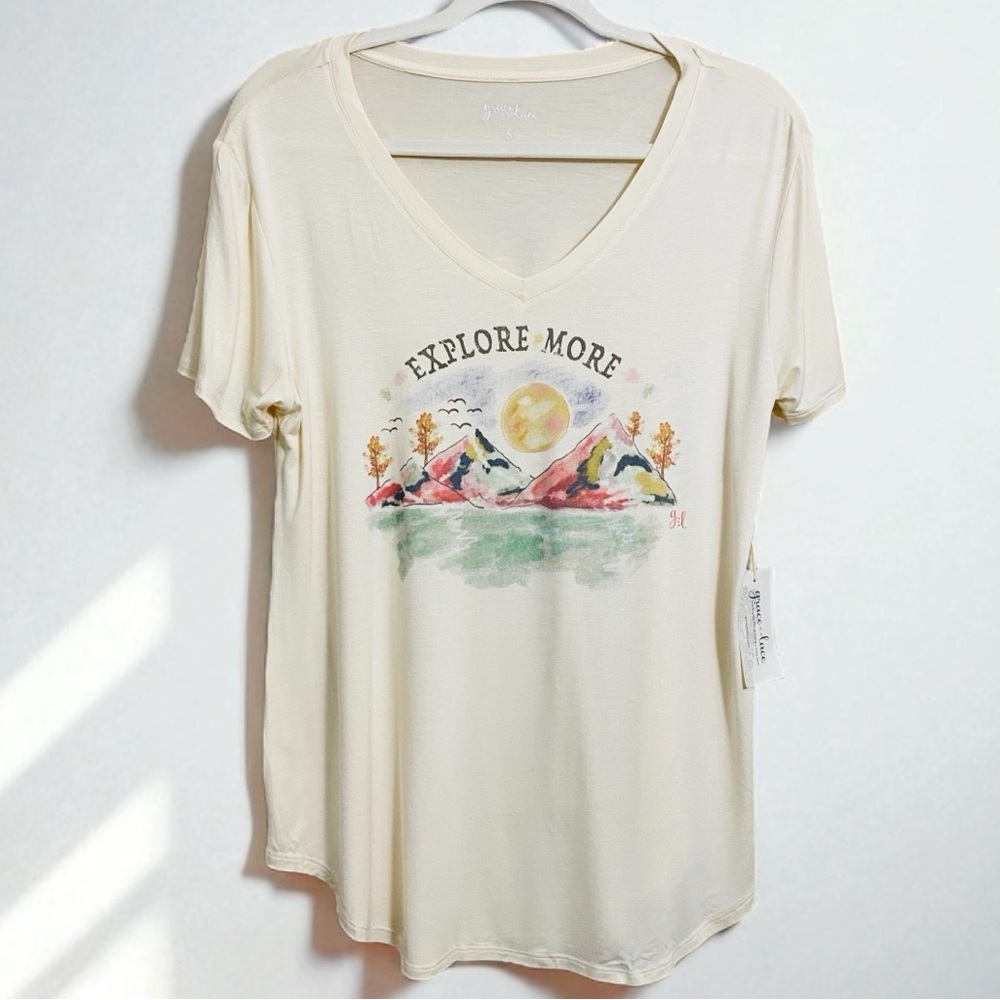 Grace & Lace NWT Explore More Cream Super Soft Rayon‎ Graphic Tee Size Small